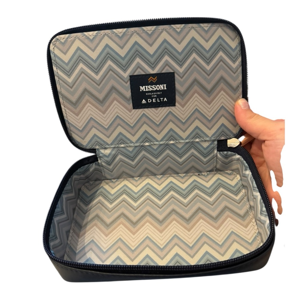 NWOT Missoni ziparound cosmetic toiletry case delta business limited ed - Picture 3 of 7